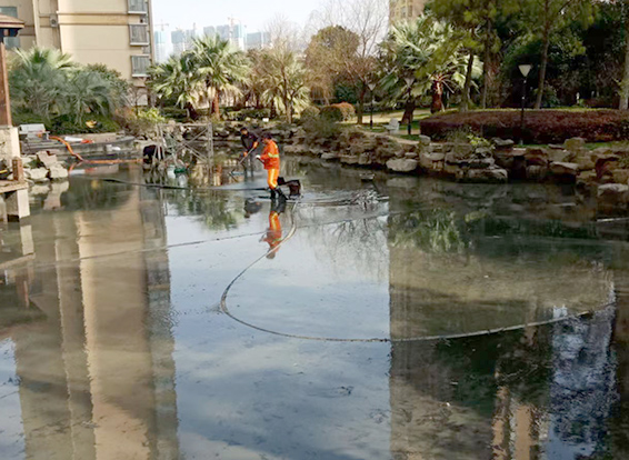胡场镇景观池淤泥清理